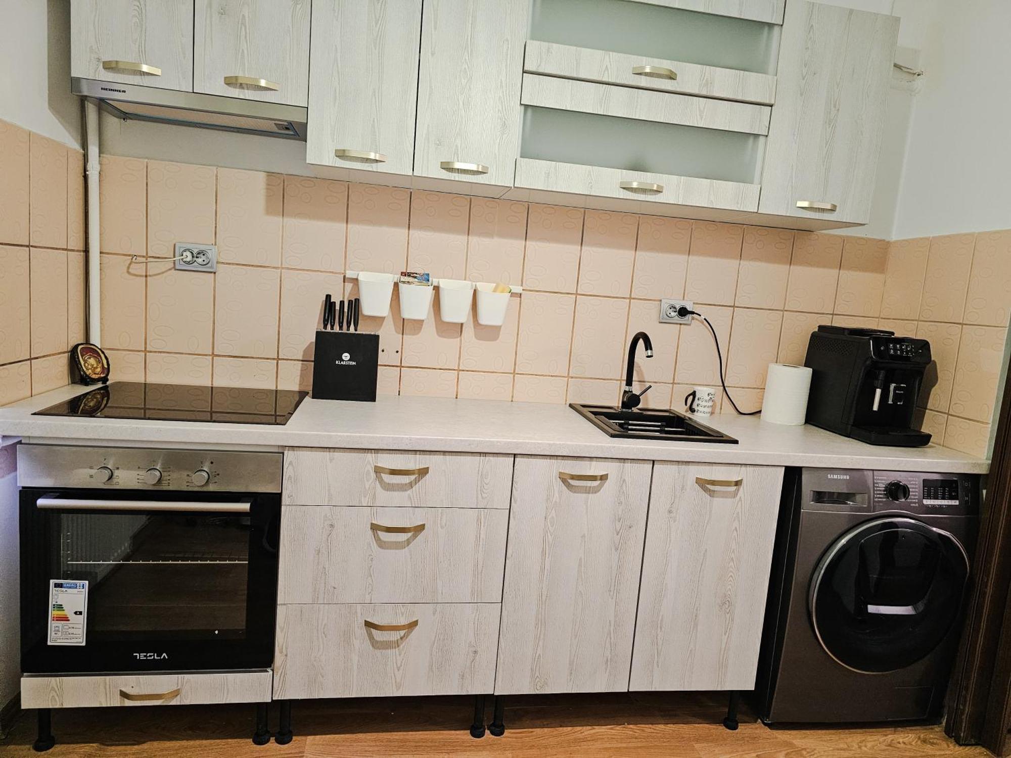Mony Apartaments Roman Exterior foto