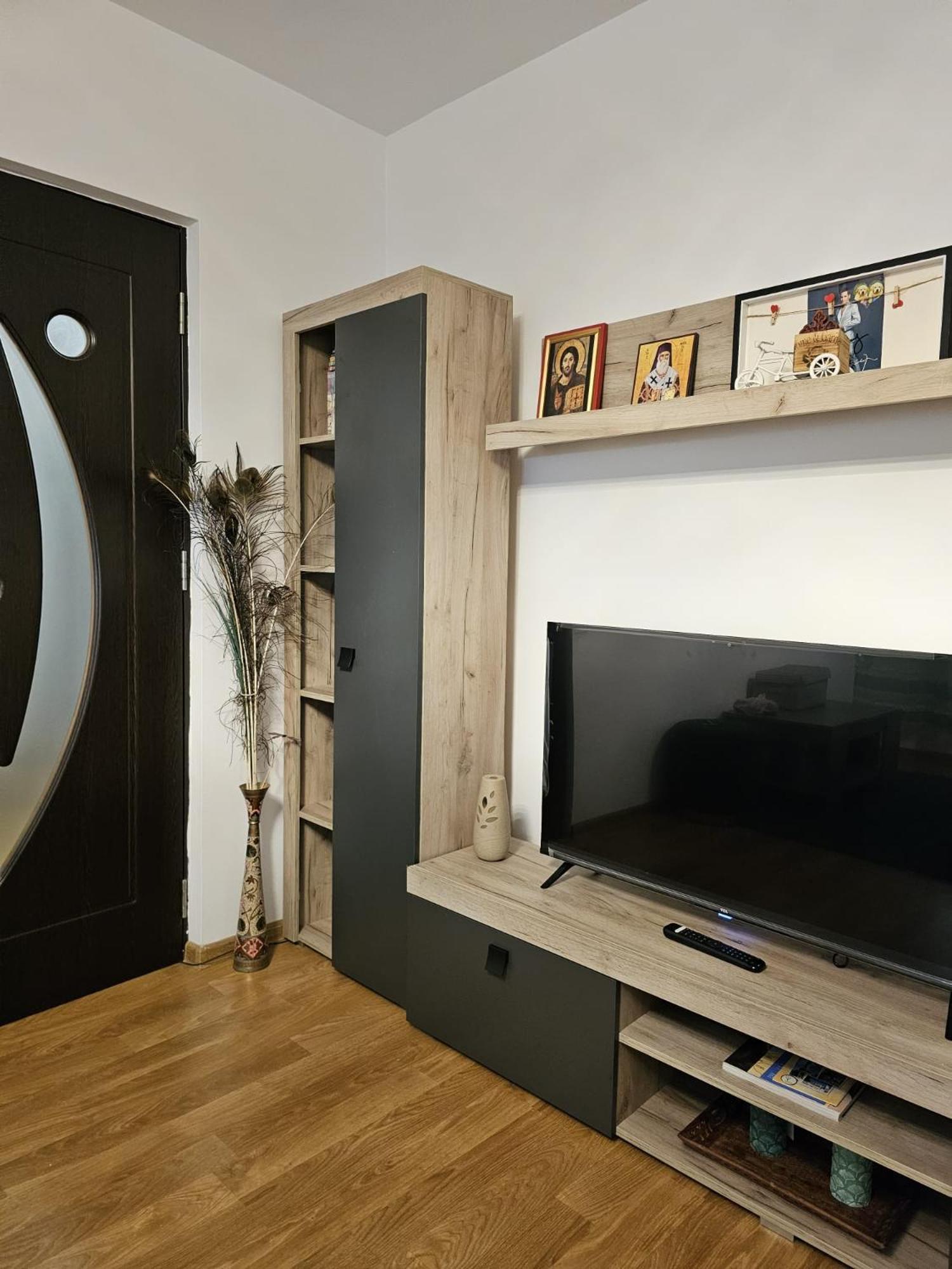 Mony Apartaments Roman Exterior foto