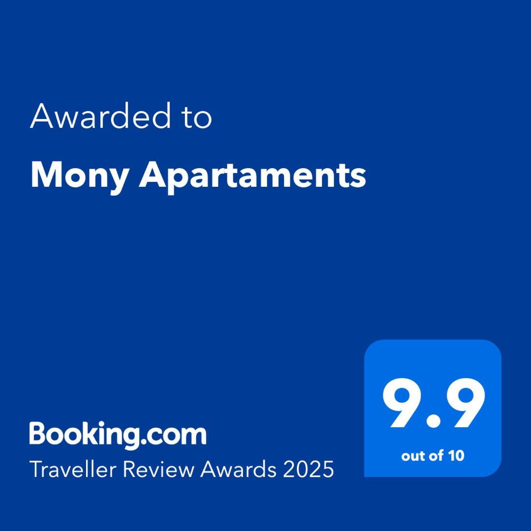 Mony Apartaments Roman Exterior foto